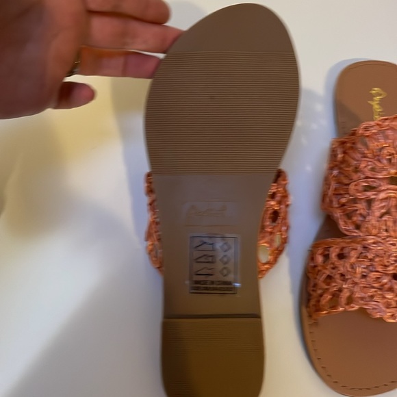 Sandals - Picture 5 of 5